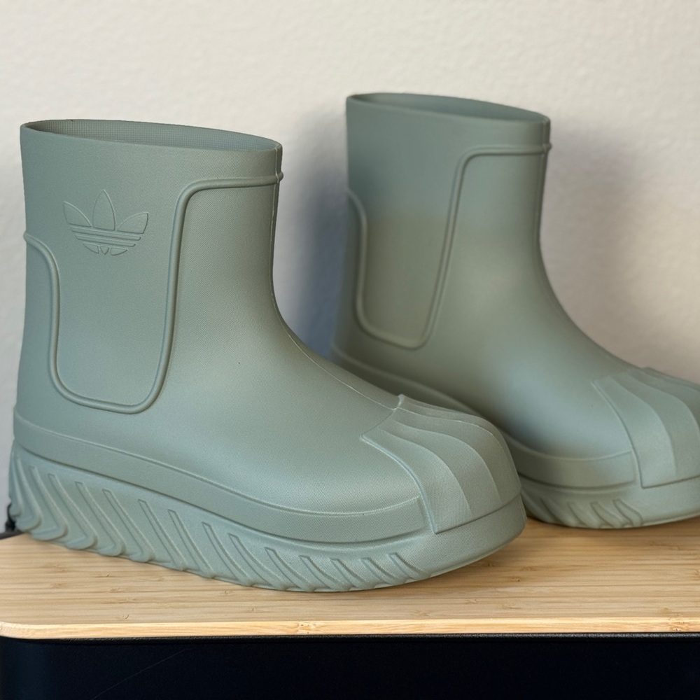 Brand New Never Worn! Adidas ADIFOM SUPERSTAR BOOTS Halo Green